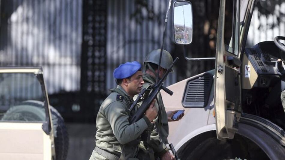 Hombres armados tratan de asaltar el Parlamento de Túnez y toman rehenes