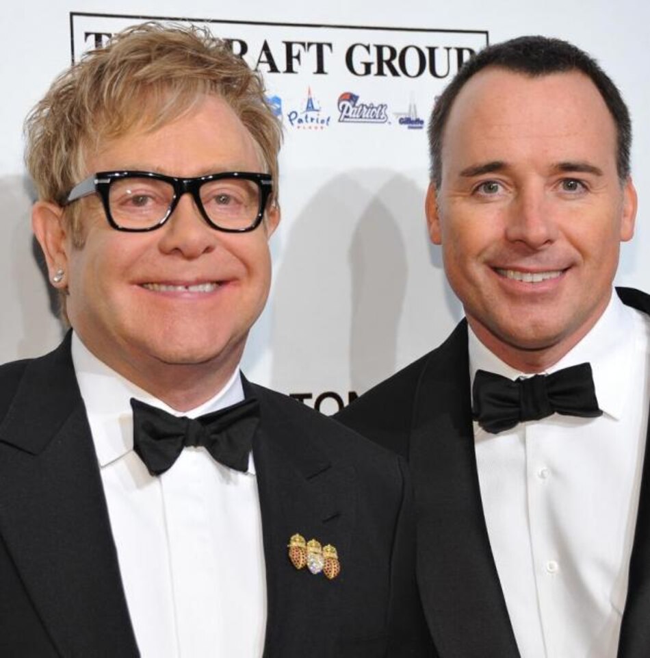 Elton John anuncia la llegada de su segundo hijo