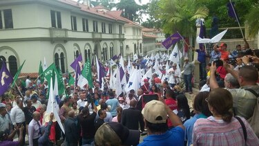 Protestan en la Corte para exigir ‘respeto’ a la autonomía universitaria