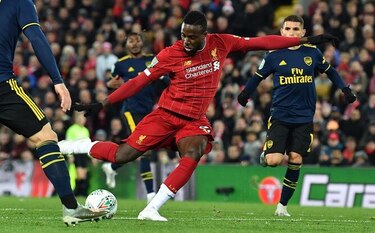 Liverpool elimina al Arsenal en penales y el Man U pone fin al Chelsea