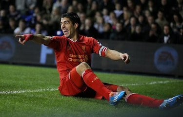 Luis Suárez celebra su renovación con un doblete frente al Cardiff