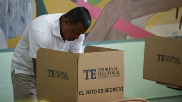 En el circuito 8-8, 38 candidatos se disputan cinco curules en la Asamblea