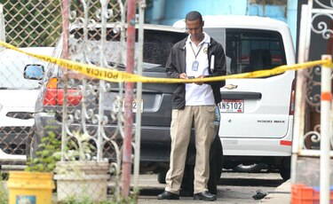 Tiroteo en vía Argentina deja dos muertos esta madrugada