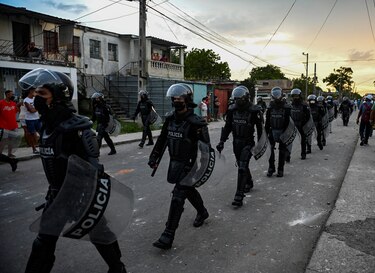 El internet móvil, gran aliado de las airadas protestas en Cuba