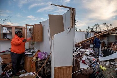 Surgen detalles sobre víctimas de tornados en Alabama; presidente Trump visitará el área el viernes