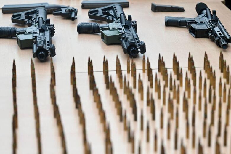 Qué dicen los cargos en Nueva York contra “Fito”, el líder de la banda Los Choneros en Ecuador, sobre la masiva presencia de armas de Estados Unidos en América Latina