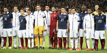 Inglaterra y Francia juegan amistoso en señal de solidaridad