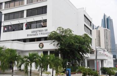 Comisión devuelve presupuesto al MEF 