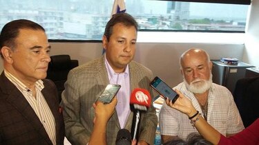 APR pide retirar proyecto sobre contenido en los medios de comunicación; Noriel Salerno se niega