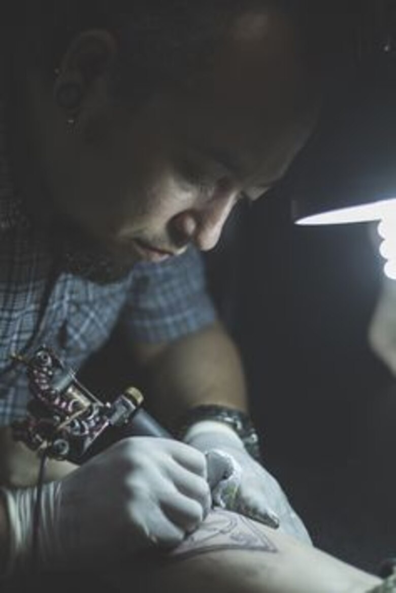 Tatuaje para 'borrar' las huellas del cáncer de mama