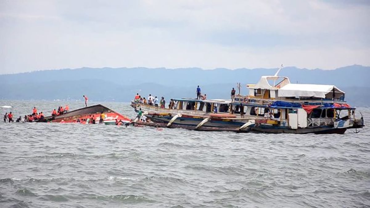 Ferri se hunde frente a las costas de Filipinas y deja al menos 36 muertos