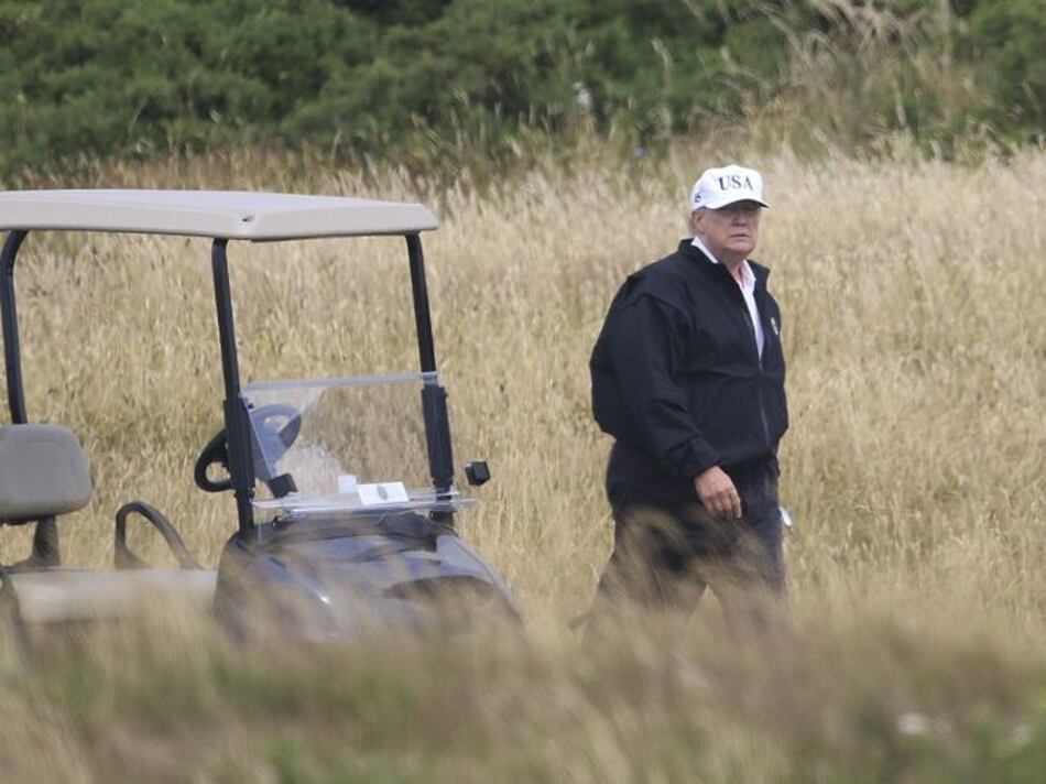 Donald Trump, gran tramposo en el golf, según un libro