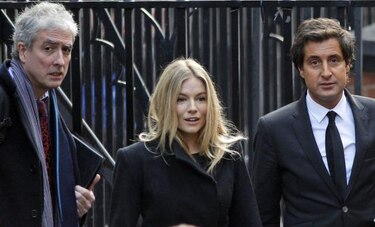 J.K. Rowling y Sienna Miller declaran sobre el acoso de la prensa