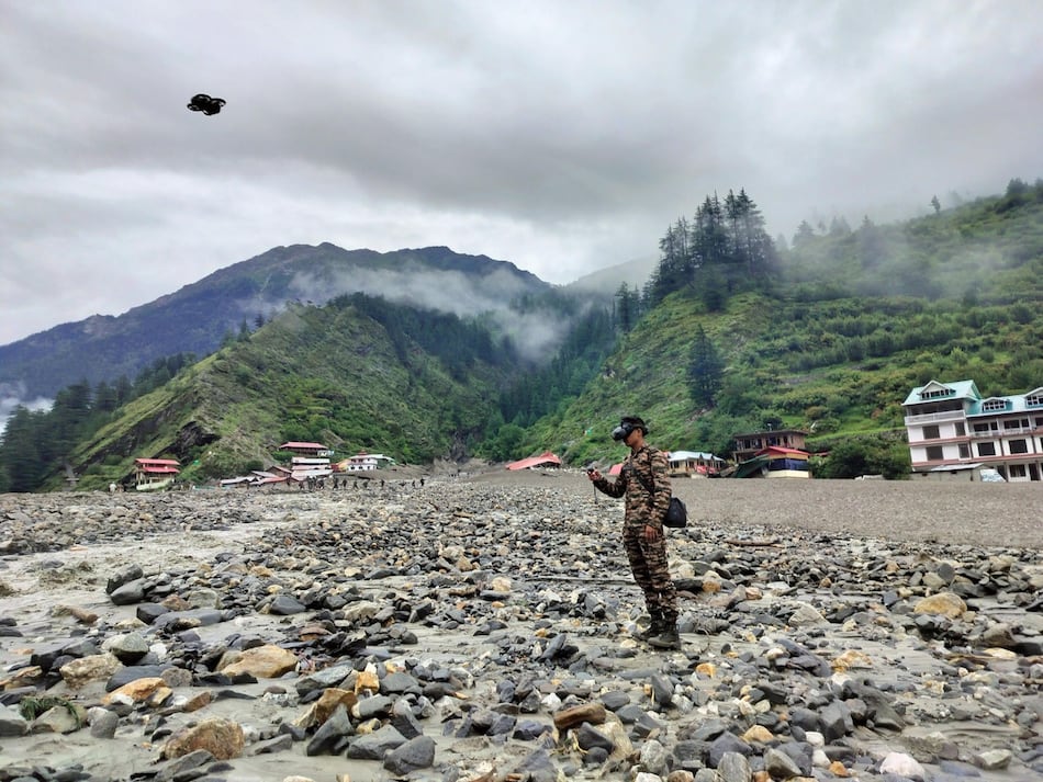 Más de 100 desaparecidos y al menos 5 muertos por una riada súbita en el Himalaya indio