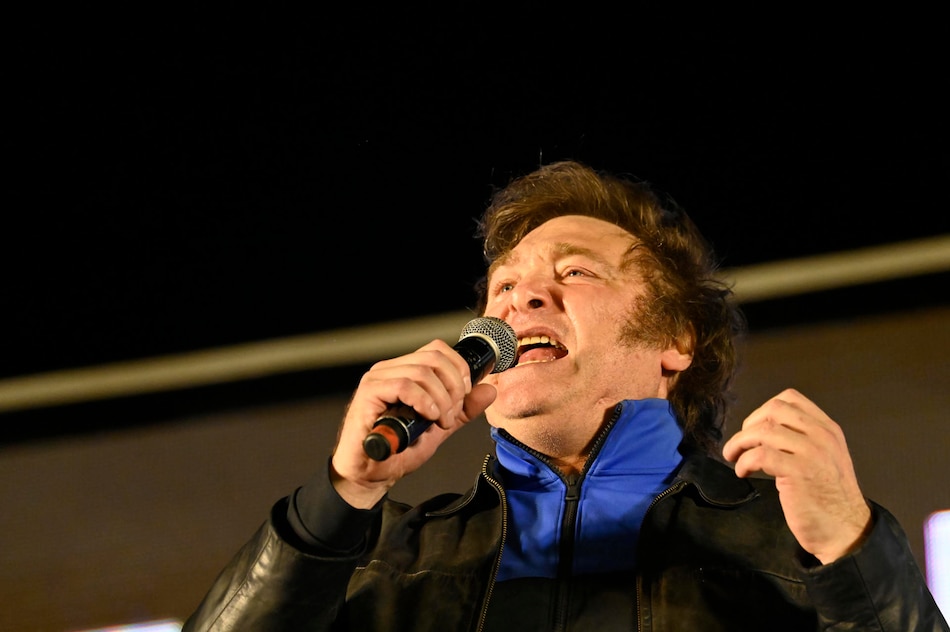 Javier Milei deja atrás sus polémicas con el papa Francisco y le invita a visitar Argentina