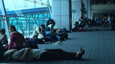 Tocumen a oscuras y los pasajeros se impacientan