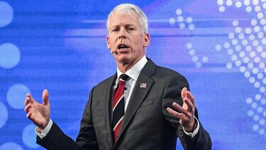 Estados Unidos anuncia que comercializará ‘de manera indefinida’ la producción de petróleo de Venezuela