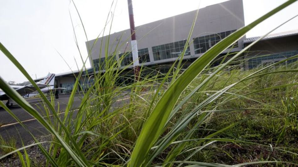 Estudian alternativas para aprovechar inversión en el aeropuerto de Colón