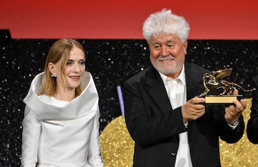 Pedro Almodóvar gana el León de Oro en Venecia y reivindica el derecho a una muerte digna