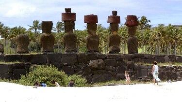 ‘Algún día volverán al océano’: la lenta destrucción de los moái en la Isla de Pascua