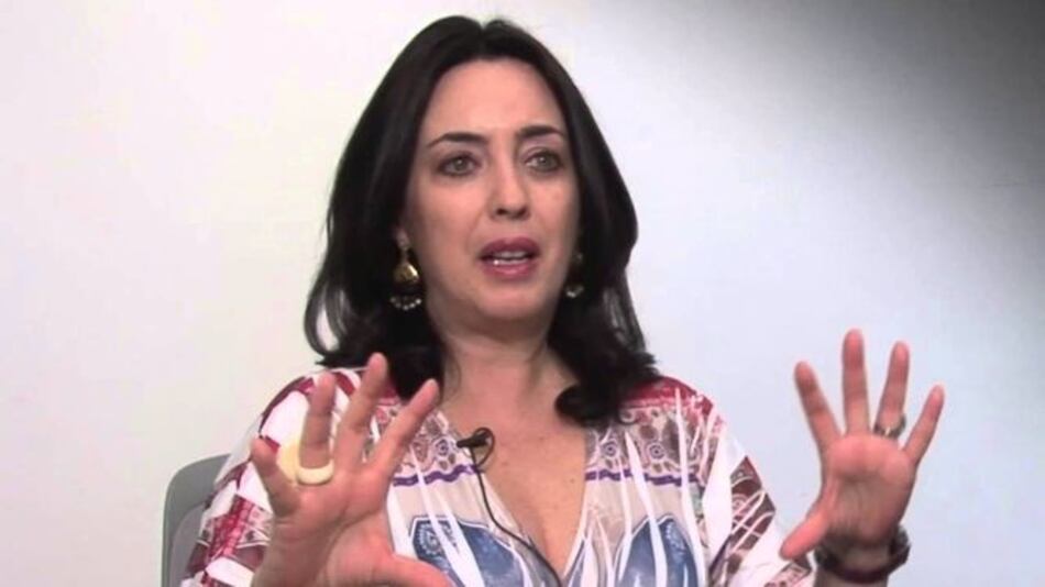 La mexicana Beatriz Rivas dice que 'hay que hacerle el amor a los libros'