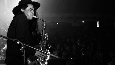 Fallece saxofonista de la banda mexicana La Maldita Vecindad tras contraer Covid-19