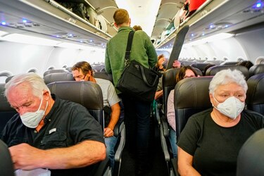 Bajo riesgo de contagio de Covid-19 en los aviones si se usa mascarilla