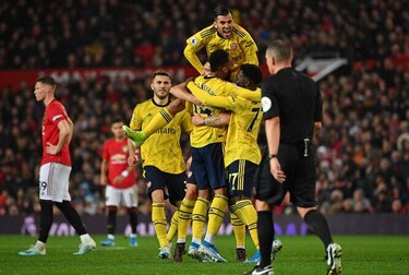 Arsenal empata en el Old Trafford