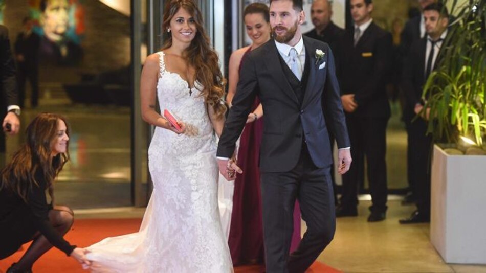 Gianni Infantino felicita a Ronaldo por sus hijos y a Messi por su boda