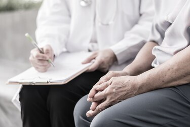 Estudio sugiere que un antiguo instinto humano de búsqueda de alimentos podría estar detrás del Alzheimer