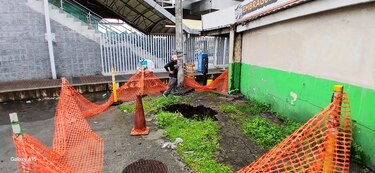 Socavón al lado de la estación del Metro de Pan de Azúcar preocupa a los moradores