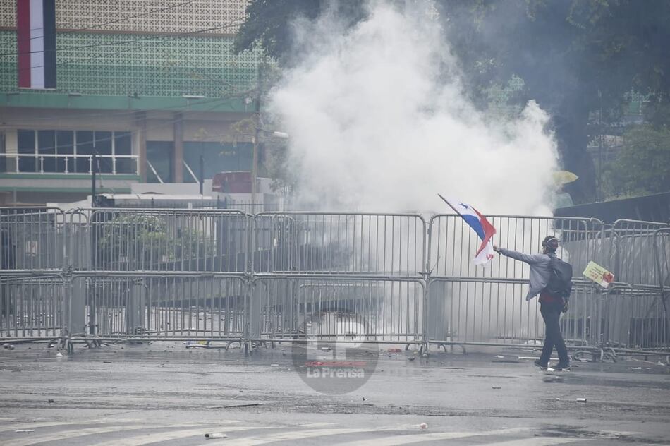 Conep cuestiona la falta de autoridad del Gobierno para poner fin a la crisis