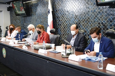 Avanza proyecto de ley que elimina las penas accesorias 
