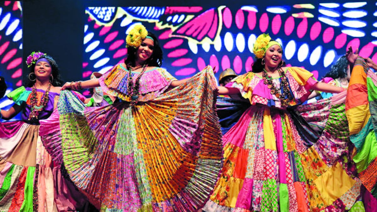 Pese a su aparente sencillez, la pollera congo resalta por su colorido y resulta aún más vistosa dada la sensualidad d