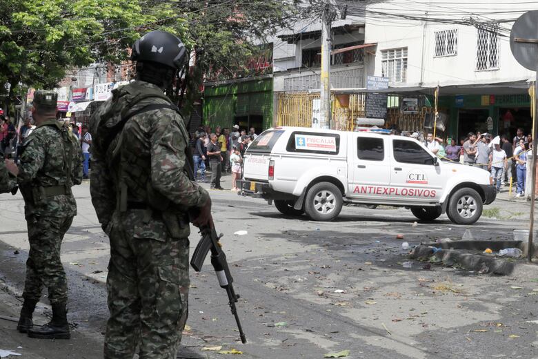 Al menos cinco fallecidos y 36 heridos por explosión de bombas en Colombia