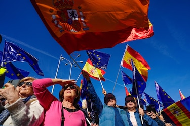 Nueva protesta en Madrid contra la ley de amnistía con asistencia multitudinaria