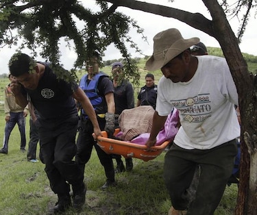 El huracán ‘Cristina’ se debilita y sigue alejándose de México