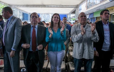 Oposición venezolana descarta pedir cabeza de Maduro tras las parlamentarias