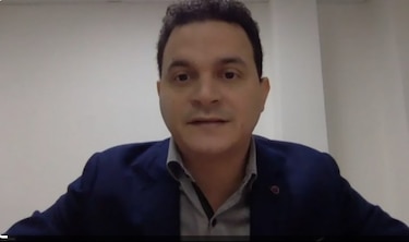 Renuncia el director del Meduca que era el ‘enlace’ con OLPC, para la compra directa de las laptops