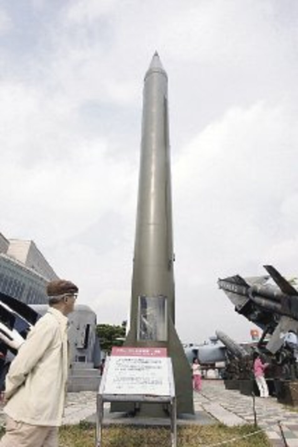 Norcorea aboga por desnuclearizar península