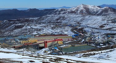 Así es El Teniente, la mina de 4,500 kilómetros de túneles subterráneos que atrapó a cinco mineros en Chile