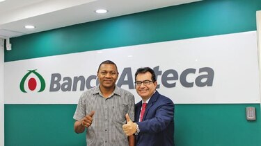 Banco Azteca Panamá premia a ganadores de su tómbola de verano