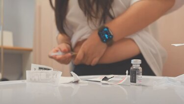 El auge de las clínicas de fertilidad en el país con la tasa de natalidad más baja del mundo