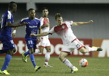 DC United se impone al Árabe Unido