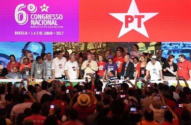 Arropado por su partido, Lula da Silva dice que no hay pruebas que justifiquen su detención