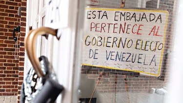 EU, dispuesto a desalojar embajada si Guaidó lo dispone