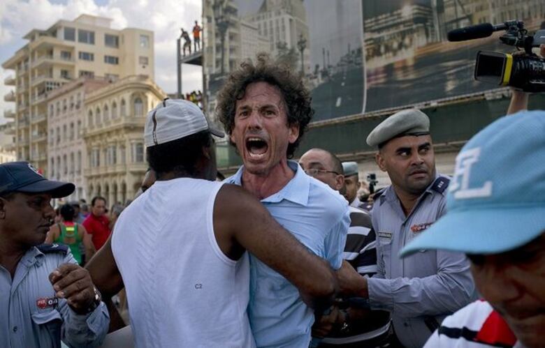 Cuba: Policía interrumpe marcha por los derechos LGBT