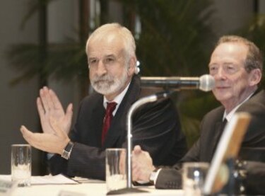 Academia presenta la ´Nueva gramática básica´