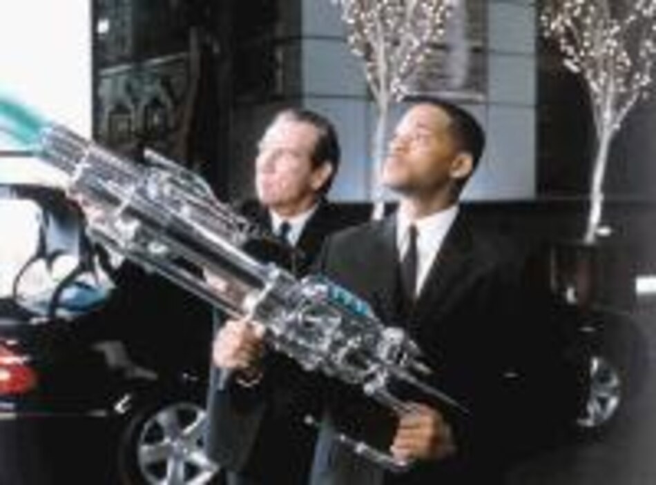MIB 2, publicidad para la Mercedes