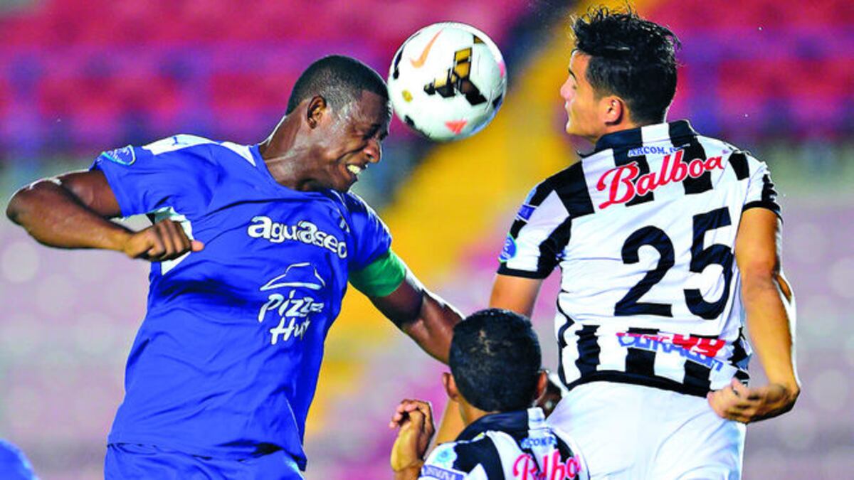 Árabe Unido y Tauro se medirán por séptima ocasión en una final.
